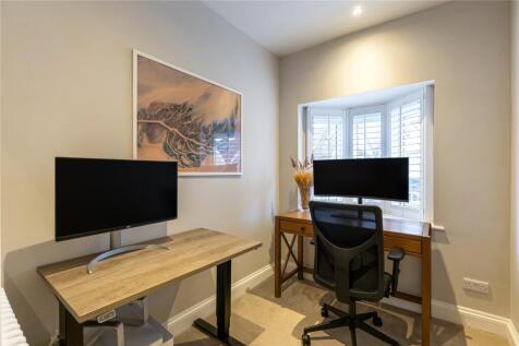 4 bed, 2 bath Terraced in belfast - Photo 11