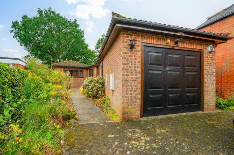 Drive/Garage