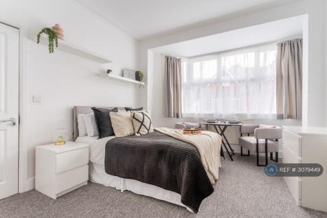 1 Bedroom House in BN22 8AL