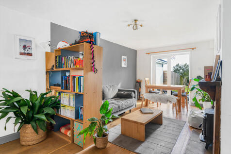 Living room (2)