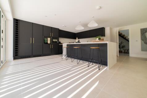 Award-winning Media team on EVERY Listing_1