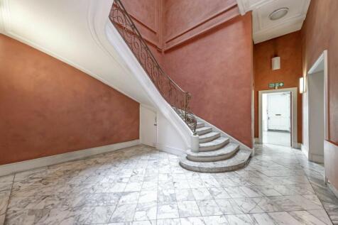 6 bed, 6 bath House in London - Photo 8