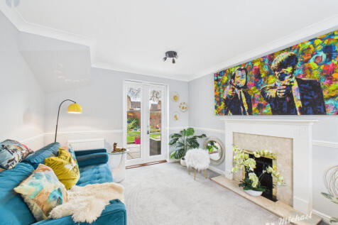 CAM03218G0-PR0834-STILL002