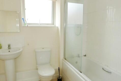 f6ef005f-bathroom