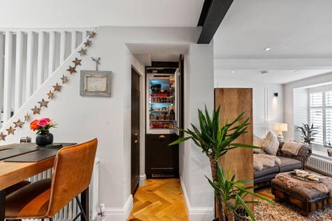 BESPOKE DINING KITCHEN