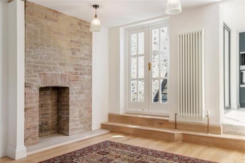 Sitting/Dining Room