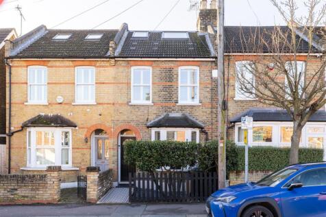 Violet Road, E18