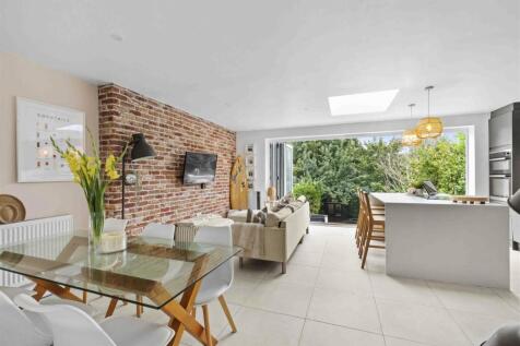 Open Plan Lounge/Kitchen/Diner