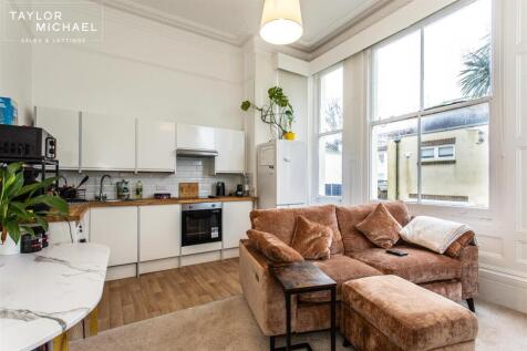 Kitchen / Living Room