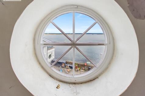 Top Floor Sea View.jpg