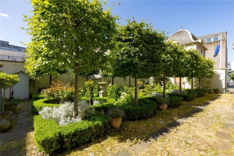 10 bed, 6 bath Detached in Edinburgh - Photo 48