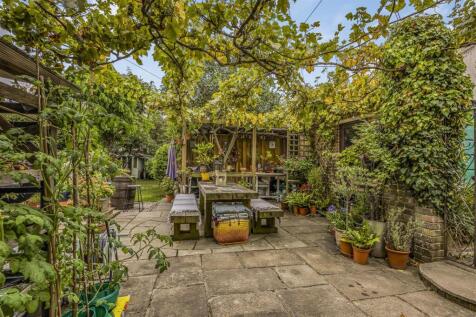 1 Conifer Drive, Hambrook-PorticoMarketing-Nexa-55