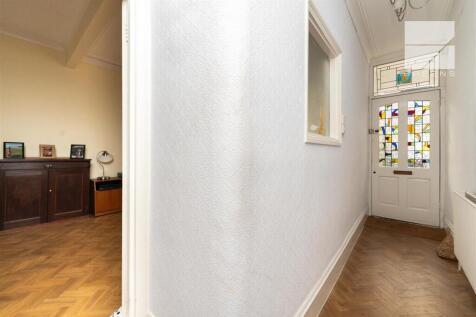 8 Connaught Road_0020.jpg