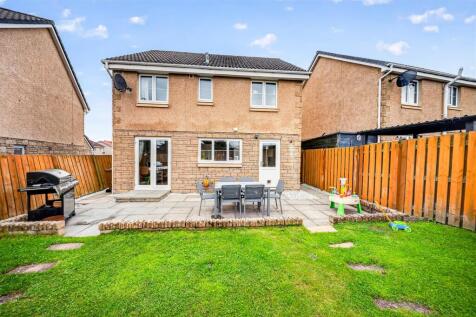 18 back enclosed garden.jpg