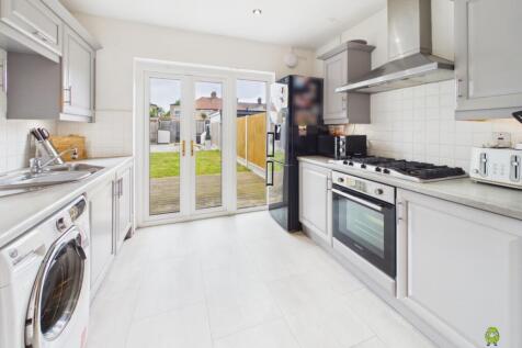 Presented by Clinton at EweMove Bexleyheath and Da
