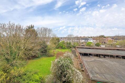 Deverill Court-15.JPG