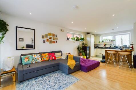 CAM01909G0-PR0059-STILL007