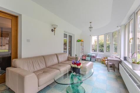 7 bed, 6 bath Detached Villa in Glasgow - Photo 17