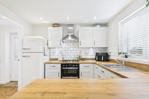 10 Howes Road, Br...