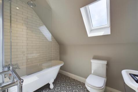 CAM02136G0-PR0041-STILL021