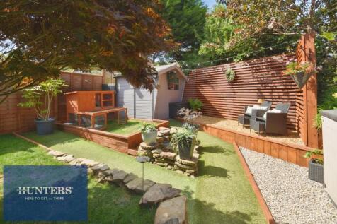 REAR GARDEN 03.JPG