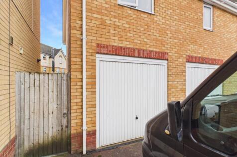 Garage & Parking