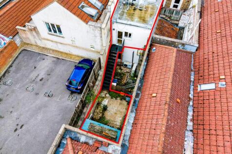 Flat B, 70 West Street, Old Market, Bristol BS2 0B