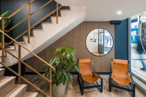 GFL Entrance & Lift