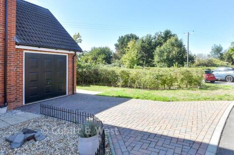 Driveway/Parking