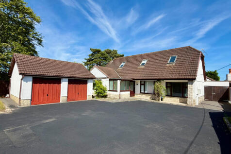 five bedroom chalet house with annexe