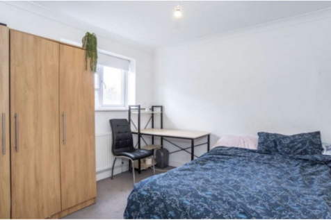 • Modern & spacious • Two bedrooms • One bathroom • Gorgeous airy interiors • Great transport links to City