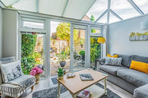 52 Warblington Street, Portsmouth-Small-PorticoMar
