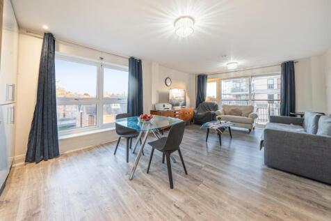 Living/Dining Area