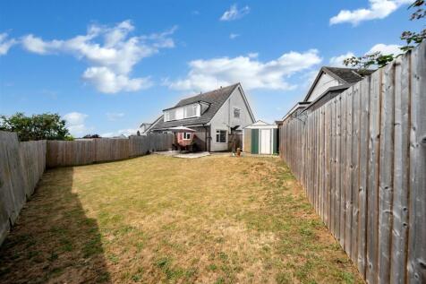 16 Dawnbrook Close-18.jpg