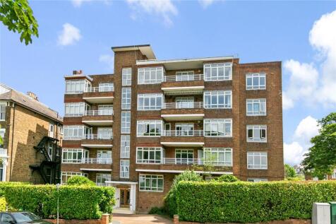 A striking four bedroom penthouse apartment within a prominent lift served development set atop Richmond Hill and featuring some of the most stunning views over the River, Terrace Gardens and Richmond
