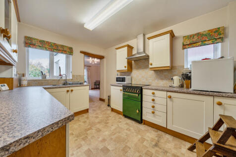 Kitchen / Breakfast Room