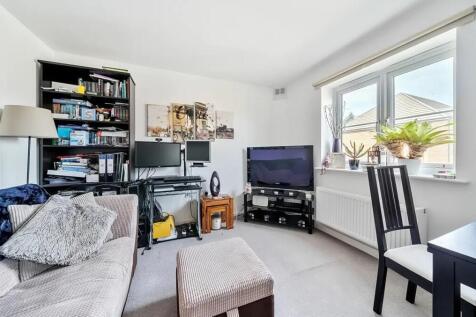 Living Room.jpg