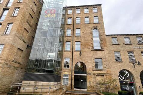Office to rent in halifax