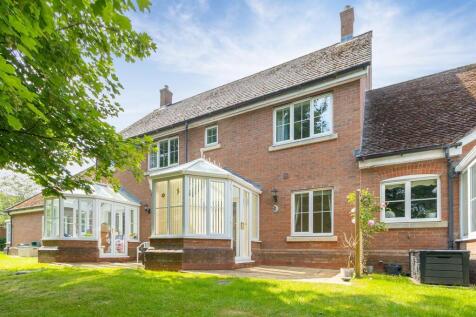 25 Marton Court, Cawston