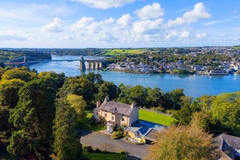 A Private Estate Overlooking the Menai Strait