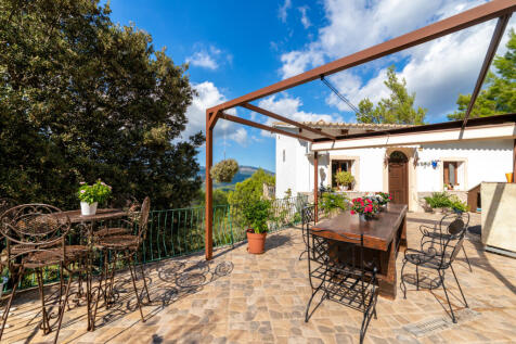 Impressive finca with pool and a view in Puigpunyent
