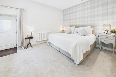 CAM03481G0-PR0115-STILL002