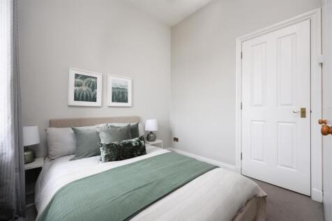 11 Pembroke Gate 14.JPG