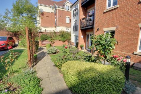 Lodge Gardens (2).jpg