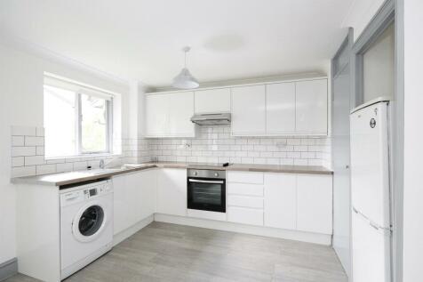 Kitchen (2).jpg