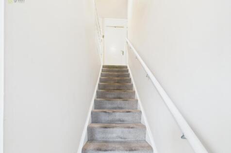 cam05591g0pr0103still026