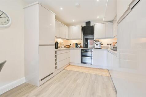 Flat 3 25A Vaughan Road-4.jpg