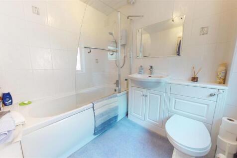 Heyes Avenue Bathroom