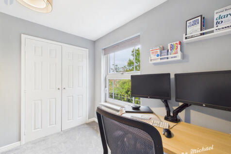 CAM03218G0-PR0798-STILL002