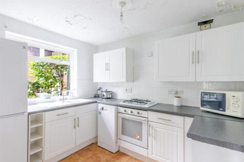 Kitchen 1.jpg
